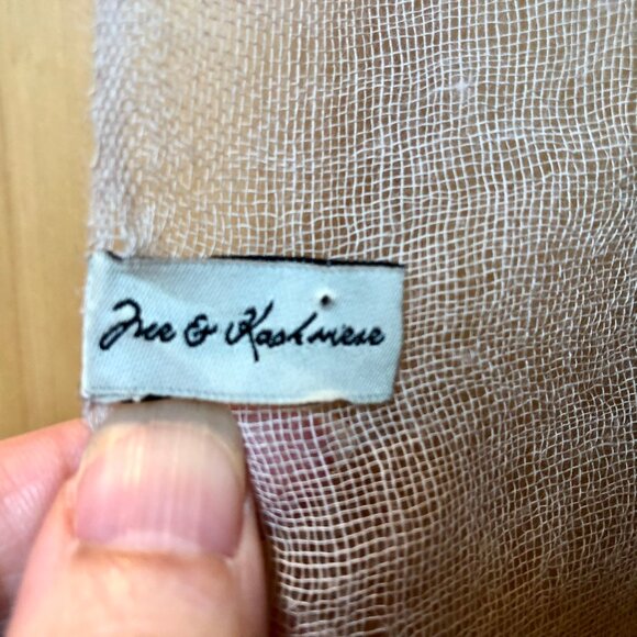 Cashmere wrap - Picture 5 of 7